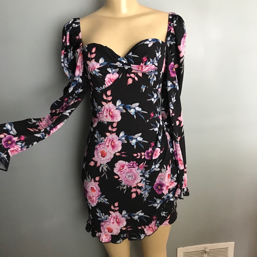 Floral sweetheart wrap dress size small